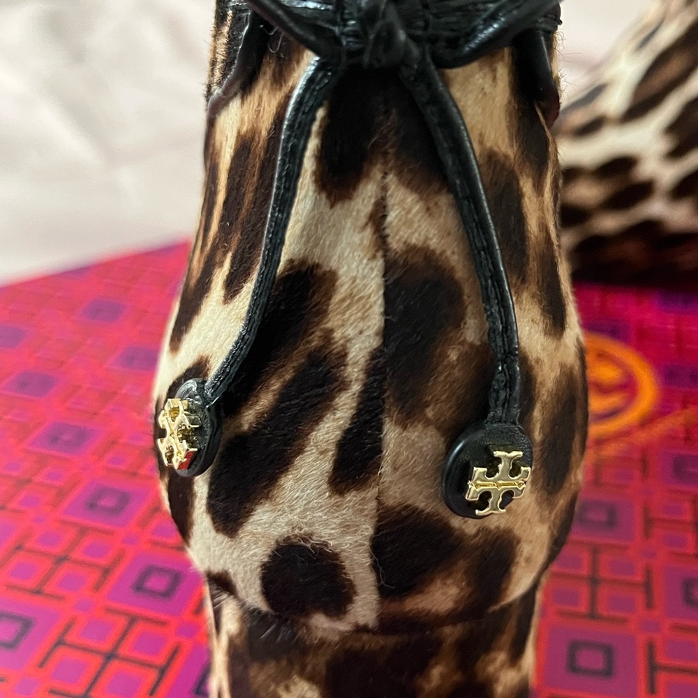 NEW IN THE BOX NEVER WORN 
Tory Burch leopard bootie - Picture 5 of 10